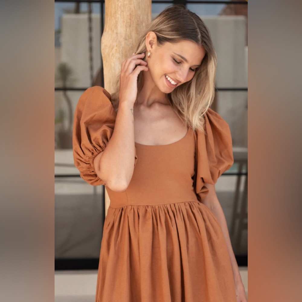 Elegant Brown Midi Dress - Picture 3 of 16